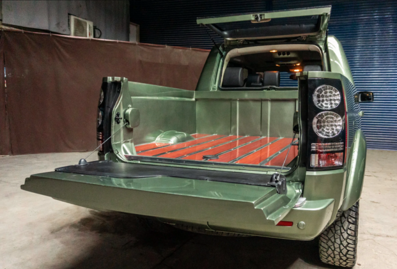 Land-Rover-custom-pickup-1024x695.png