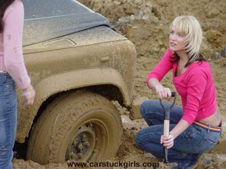 Land_Rover_LR_110_stuck_in_the_mud%20_014.jpg