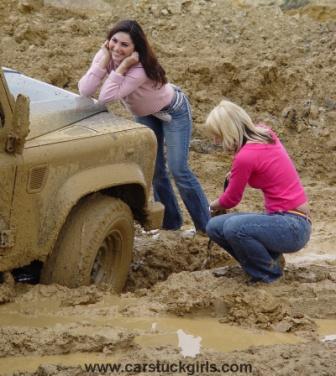 Land_Rover_LR_110_stuck_in_the_mud%20_018.jpg