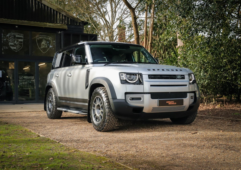 land-rover-defender-first-edition-S4387313-1.jpg