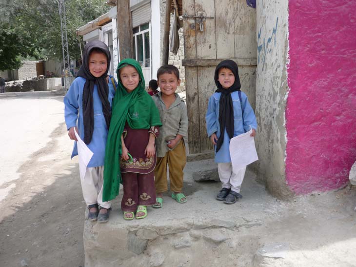 02 děti při cestě.JPG