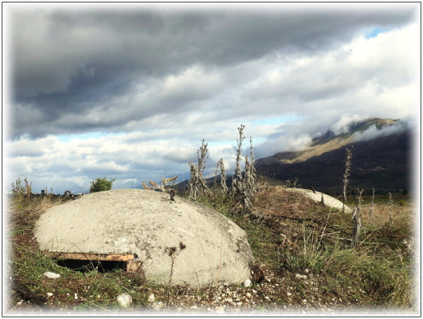Když prší, tak v Albánii je kam se schovat ...