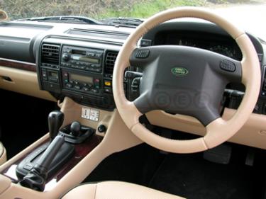land_rover_discovery_interior_25_07_04.jpg