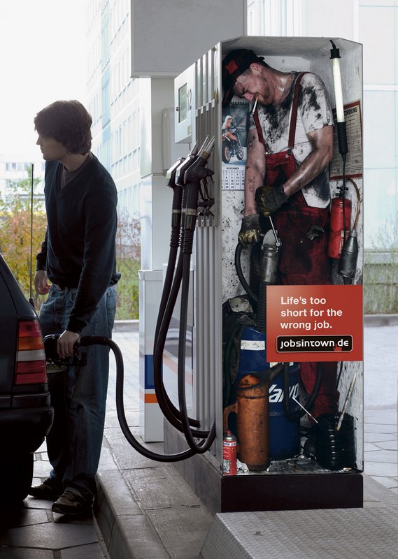 Jobsintown.de-Petrol_pump.jpg