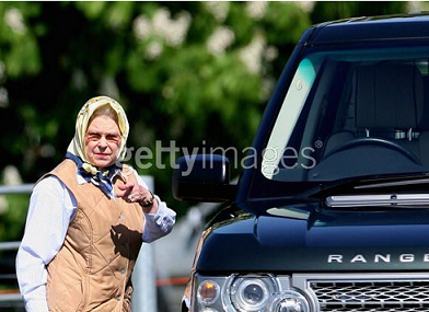 queen elizabeth getting in her range rover - Flickr - Photo Sharing!_1304156456459.png