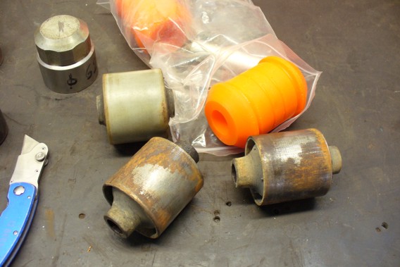 Přední a zadní silenbloky.jpg