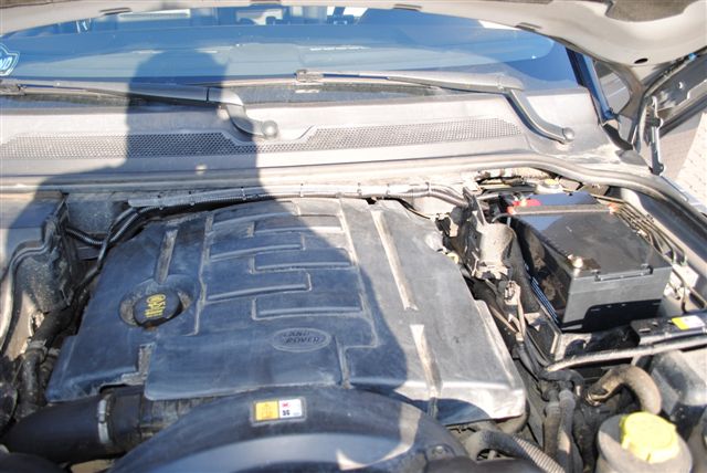 ještě upravit kryt v přední části, musí se zvýšit kvůli konektorům