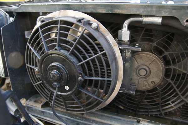 El. ventilátor chladič oleje.jpg