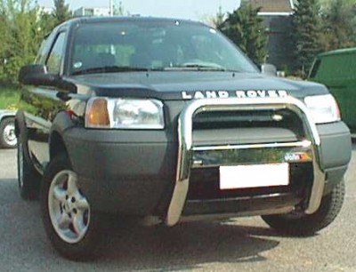 Na vic ma ted i povolene tmave folie.