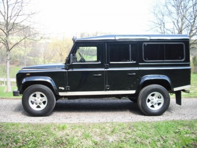 Defender černý 2002 004.jpg