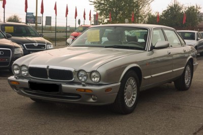 predam-jaguar-xj8-4-0i-r-v-1998-3996cm3-3075.jpg (101.8 KiB) Zobrazeno 7305 x predam-jaguar-xj8-4-0i-r-v-1998-3996cm3-3075.jpg