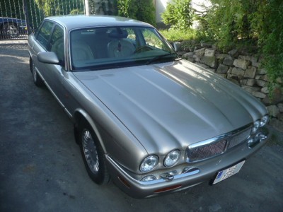 Daimler V8 250 005.JPG