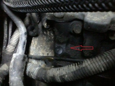 tuto som zaslepil karosarskou zaslepkou a predtym tam bol nejaky zbytok gumy