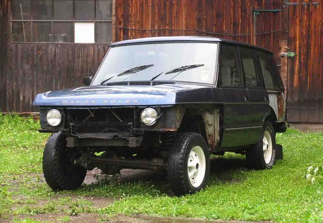 to je on pred operací,blatníky jsou taky