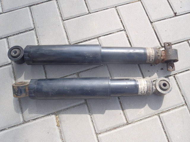 Funkcna sada 4 origo tlmicov - v prednych je vymlatene spodne ulozenie.