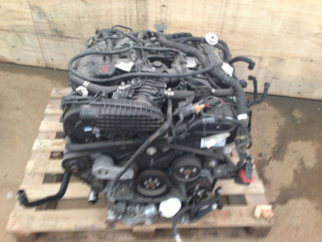 Land rover motor TDV6.JPG