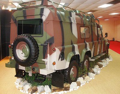 land-rover-defender-limo.jpg