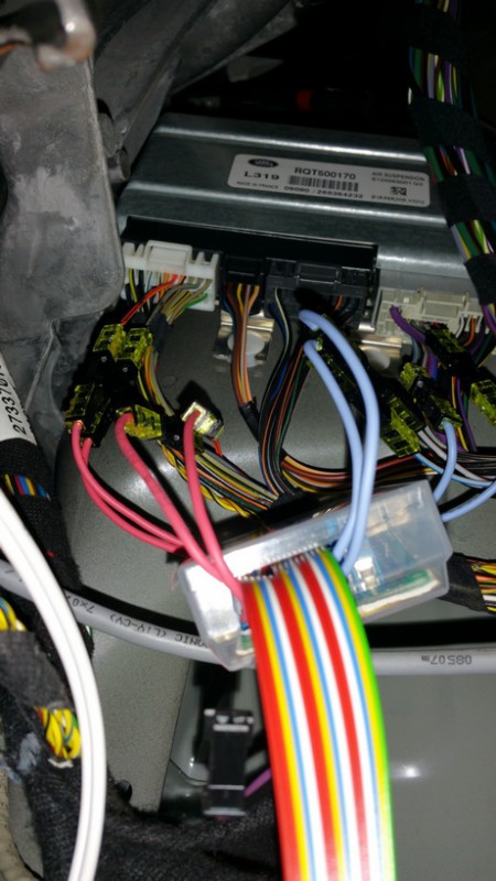 20151214_204926.jpg (151.32 KiB) Zobrazeno 12388 x Konektory jsem nesehnal, tady to chtelo trochu odvahy precvakat puvodni draty