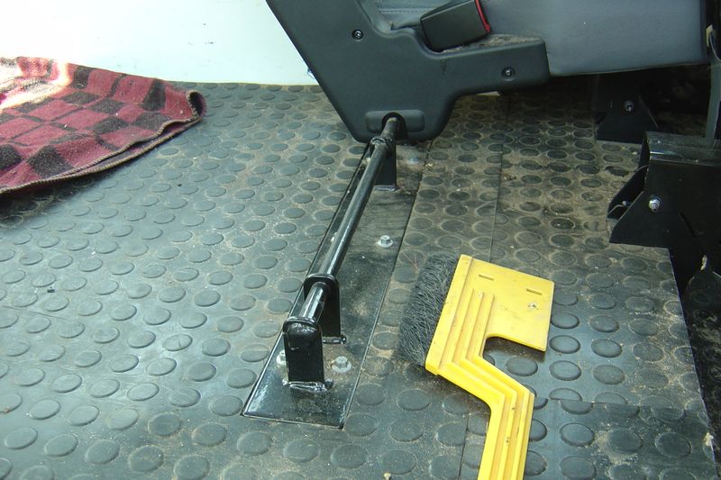 uchycení sedadel.jpg