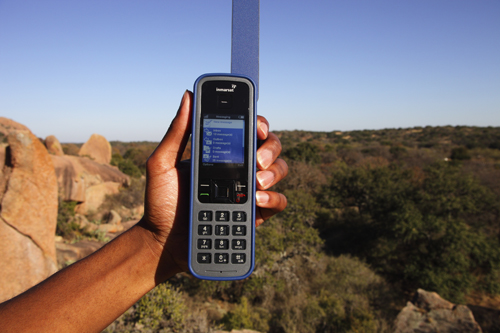 271895-inmarsat-isatphone-pro-front.jpg