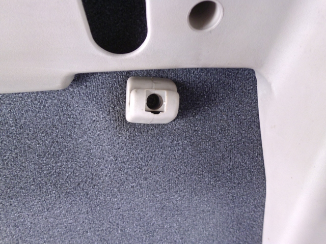 uchyt na slnečnu clonu.JPG