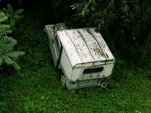 abandonedlandrover.jpg