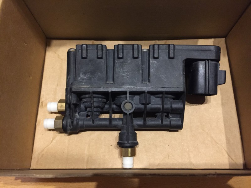 Vyrovnávací ventil prednej nápravy RVH000095