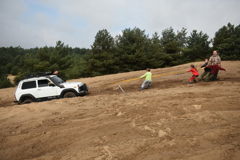 IMG-3f3cce727ab2b41cddf1850e7fdd8a38-V.jpg (389.8 KiB) Zobrazeno 7678 x Když nemůžeš děti tě vytáhnou... :-)