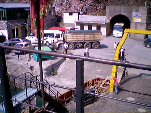 Asi přístav na jezeře