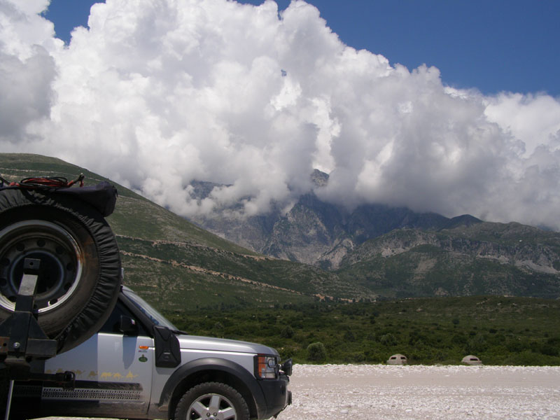 Pohled od moře do hor